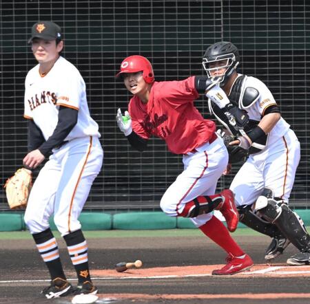 １回、竹丸から中前打を放つ平川（撮影・飯室逸平）