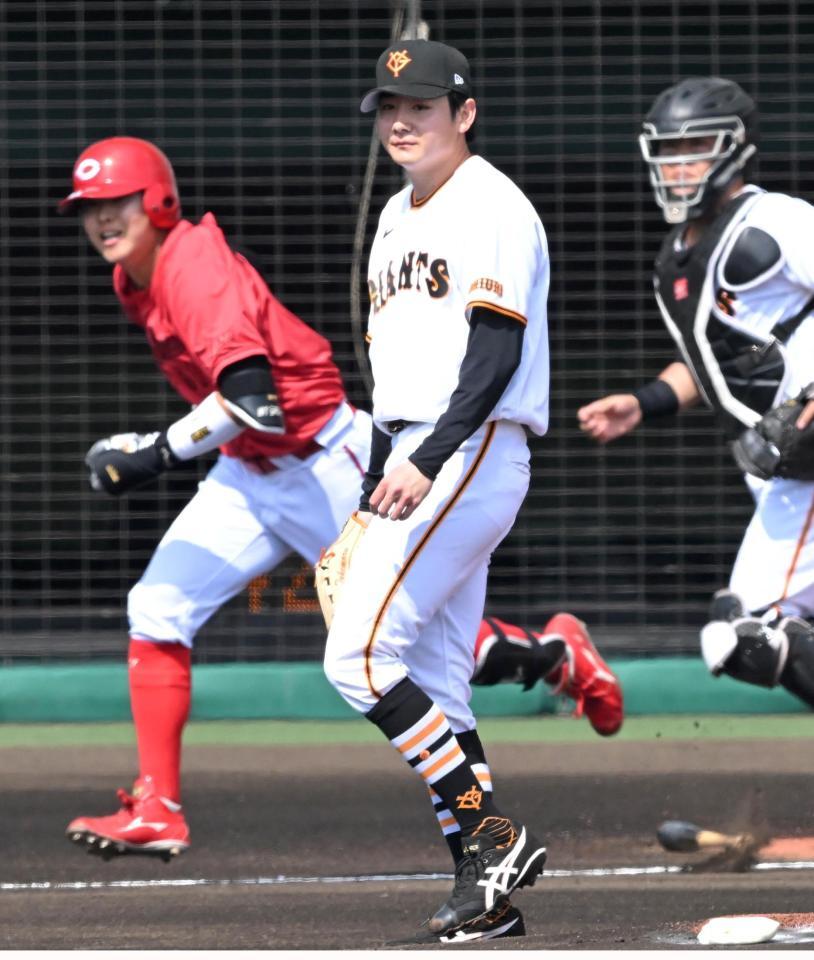 １回、平川に中前打を許す竹丸（撮影・飯室逸平）