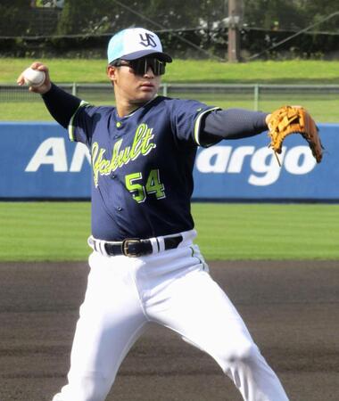 　１軍に合流し、キャッチボールで調整する田中