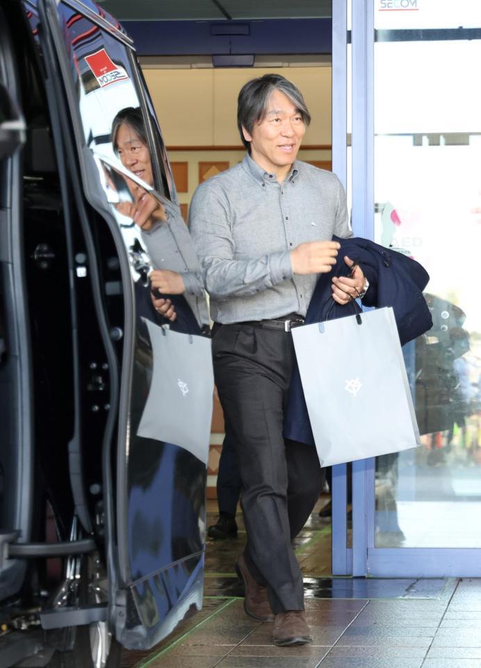 球場を後にする松井秀喜氏（撮影・伊藤笙子）