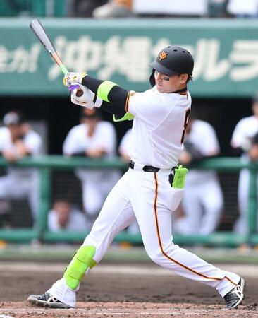 ３回、先制の左前適時打を放つ丸（撮影・開出牧）