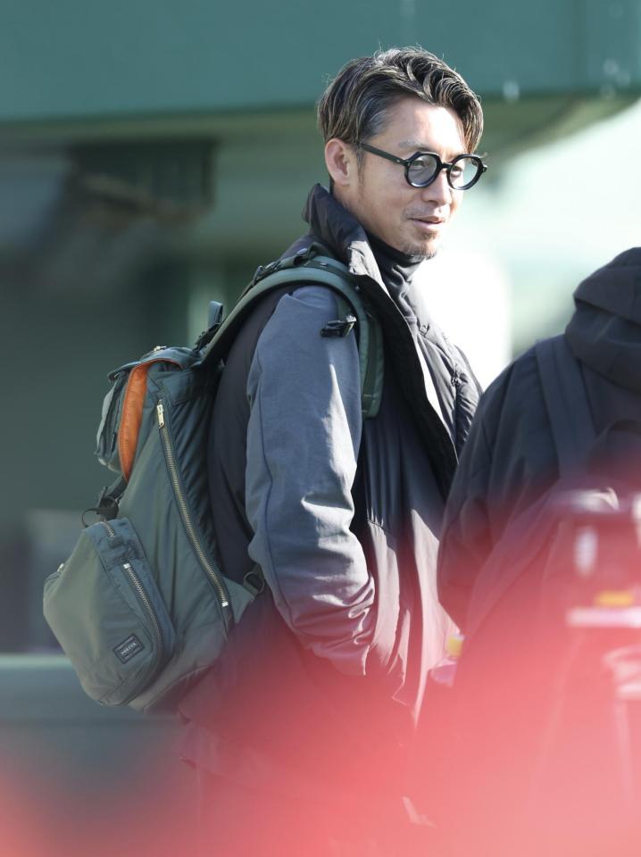 侍ジャパンキャンプを訪れた鳥谷敬氏＝ひなたサンマリンスタジアム宮崎（撮影・伊藤笙子）