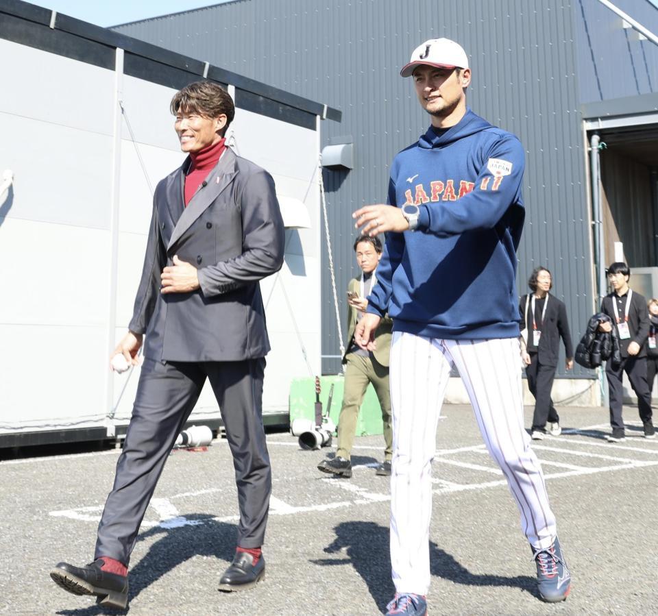 Ｎｅｔｆｌｉｘの収録を終え、引き上げる糸井氏（左）とダルビッシュ（撮影・伊藤笙子）