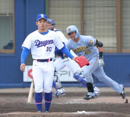 ５回、小野寺を遊ゴロに打ち取る根尾（撮影・立川洋一郎）