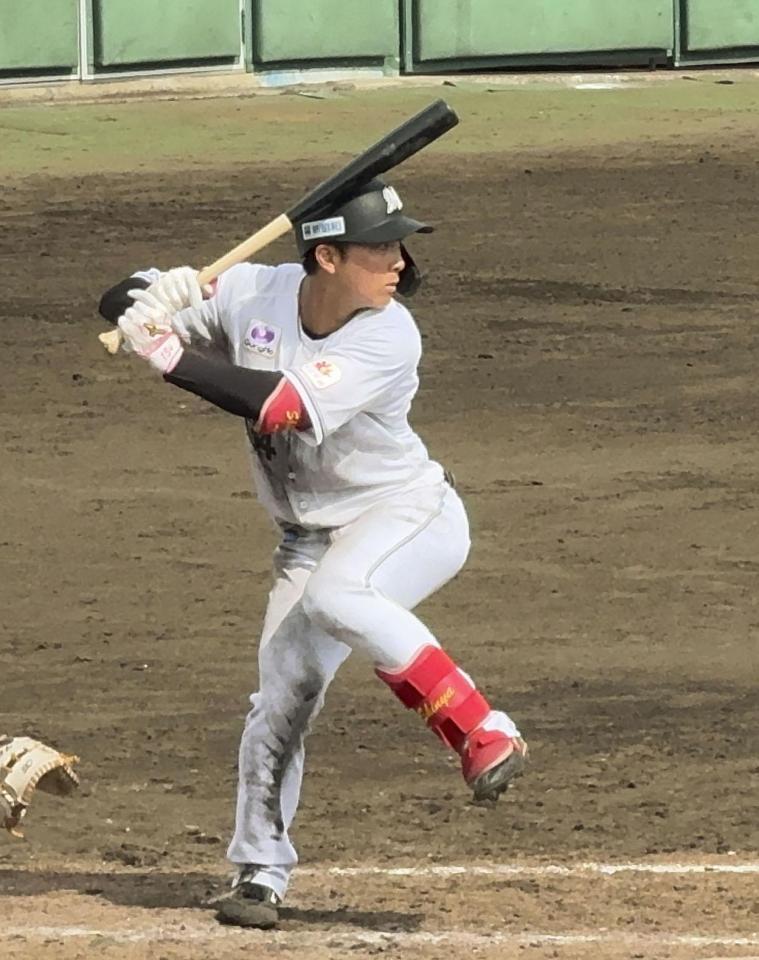 韓国プロ野球ハンファとの練習試合で、打席に立つロッテの松石