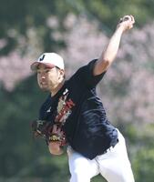 強めのキャッチボールをする菊池（撮影・伊藤笙子）