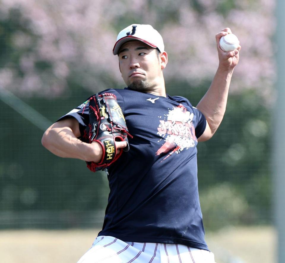 キャッチボールをする菊池（撮影・伊藤笙子）
