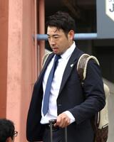 キャンプ地を後にする菊池（撮影・伊藤笙子）