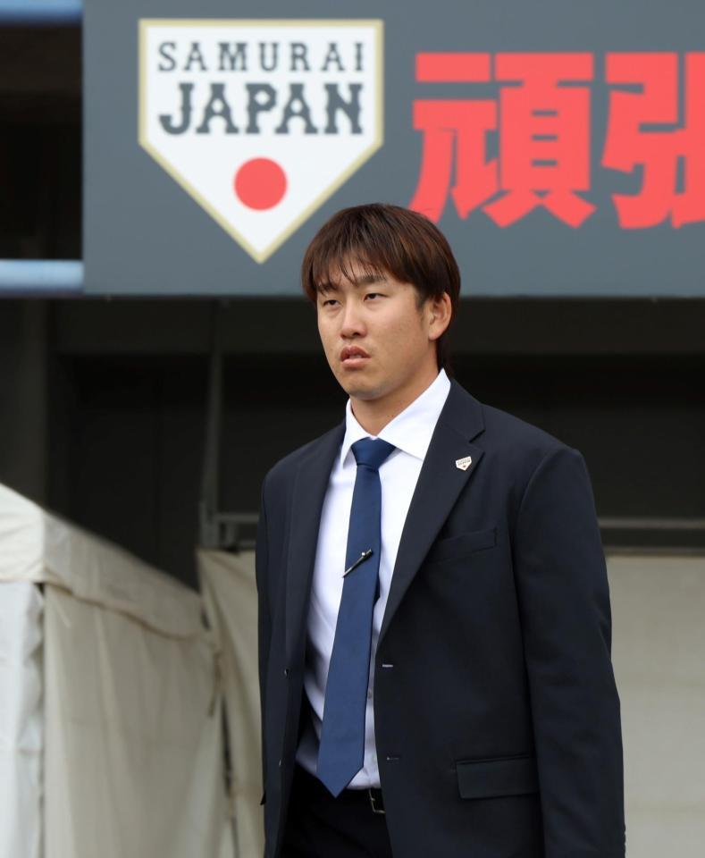 キャンプ地を後にする小園（撮影・伊藤笙子）