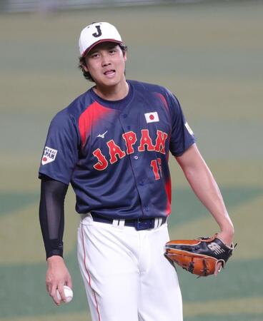 チームに合流し、キャッチボールで調整した大谷（撮影・西岡正）