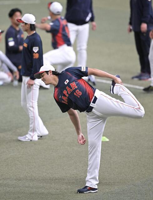 侍合流の大谷翔平 背番号「16」