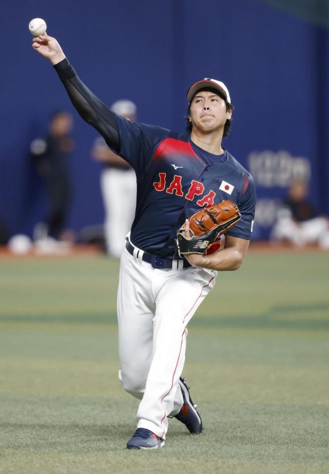 　ＷＢＣ日本代表に合流し、キャッチボールする大谷