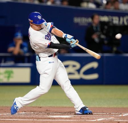 中9-2D(1日) 中日が11安打、細川3打点