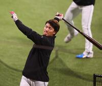 打撃練習をする西川（撮影・中島達哉）