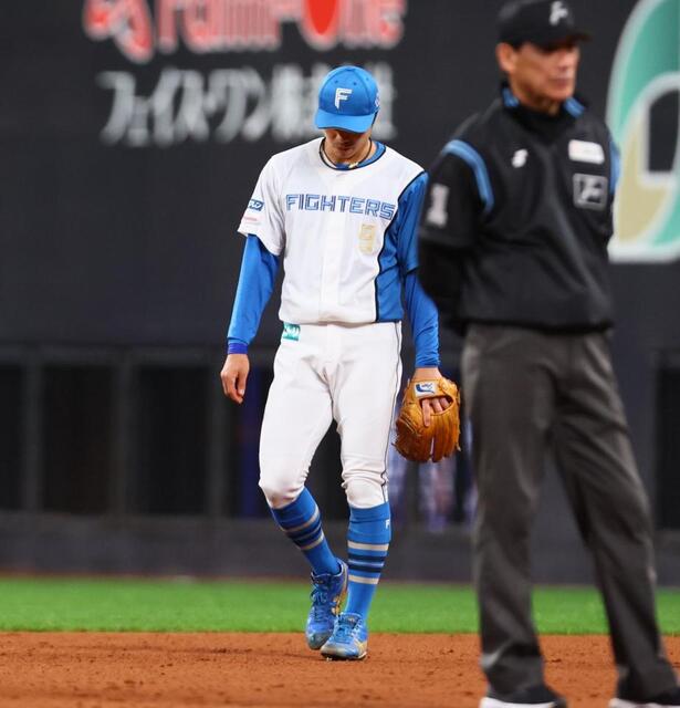 日本ハム 九回２死から失策で逆転負け