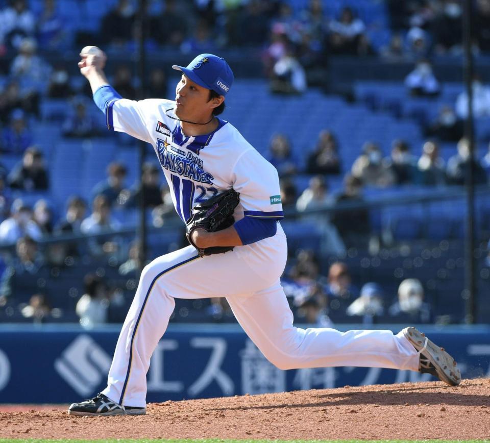 ６回表、４番手で登板した藤浪（撮影・佐藤厚）