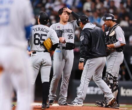 　３回、先制点を許し、汗をぬぐう田中（中央）らロッテナイン（撮影・中島達哉）