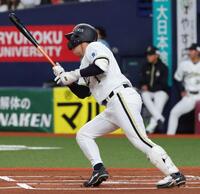 １回、太田は右前に先制となる適時打を放つ（撮影・坂部計介）