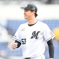 ３回、宗を一ゴロ併殺に打ち取り笑顔を見せる木村（撮影・開出牧）