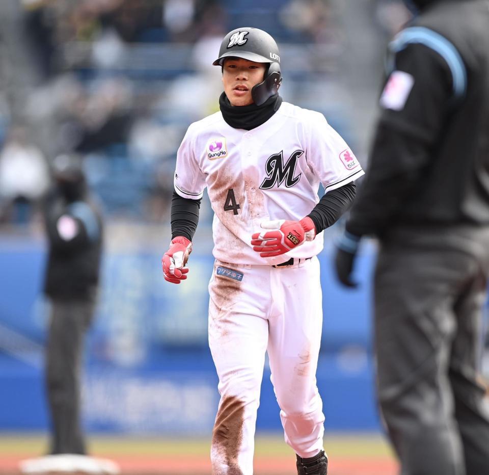 ３回、高部の投ゴロで二塁に滑り込みセーフの判定も、アウトと勘違いしベースを離れタッチアウトとなった友杉（撮影・開出牧）