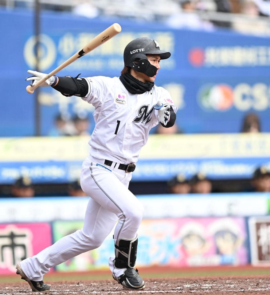 ３回、同点の中前適時打を放つ藤原（撮影・開出牧）