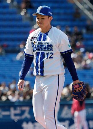 ２失点した３回、肩を落としてベンチに戻るＤｅＮＡ・竹田