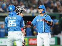 ７回、ソロを放ち生還する進藤（撮影・金田祐二）