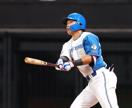 ２回、同点２ランを放つ野村（撮影・中島達哉）