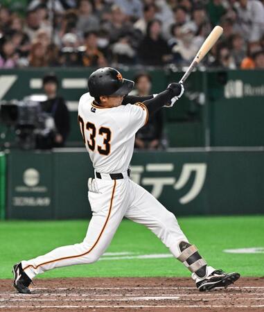 ５回、平山が左越えにソロを放つ