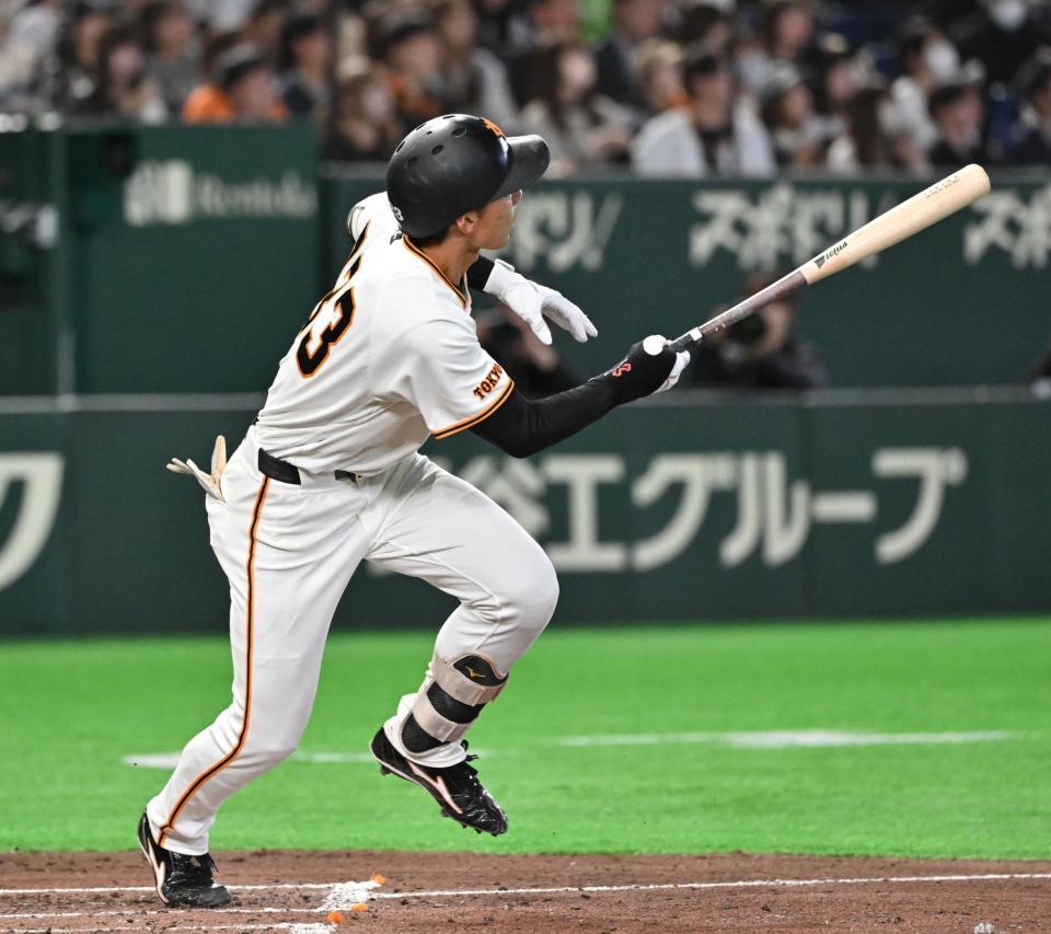 ５回、平山が左越えにソロを放つ