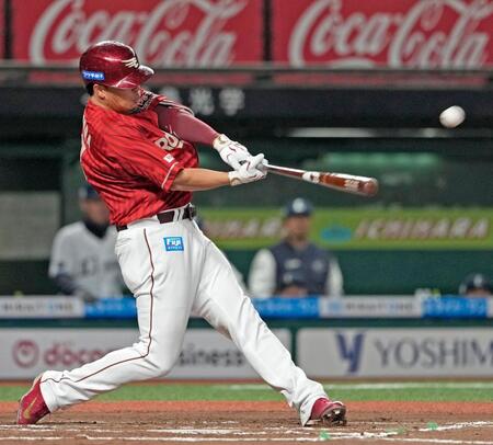 ６回、２ランを放つ浅村