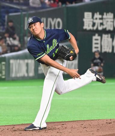 力投する先発の奥川（撮影・持木克友）