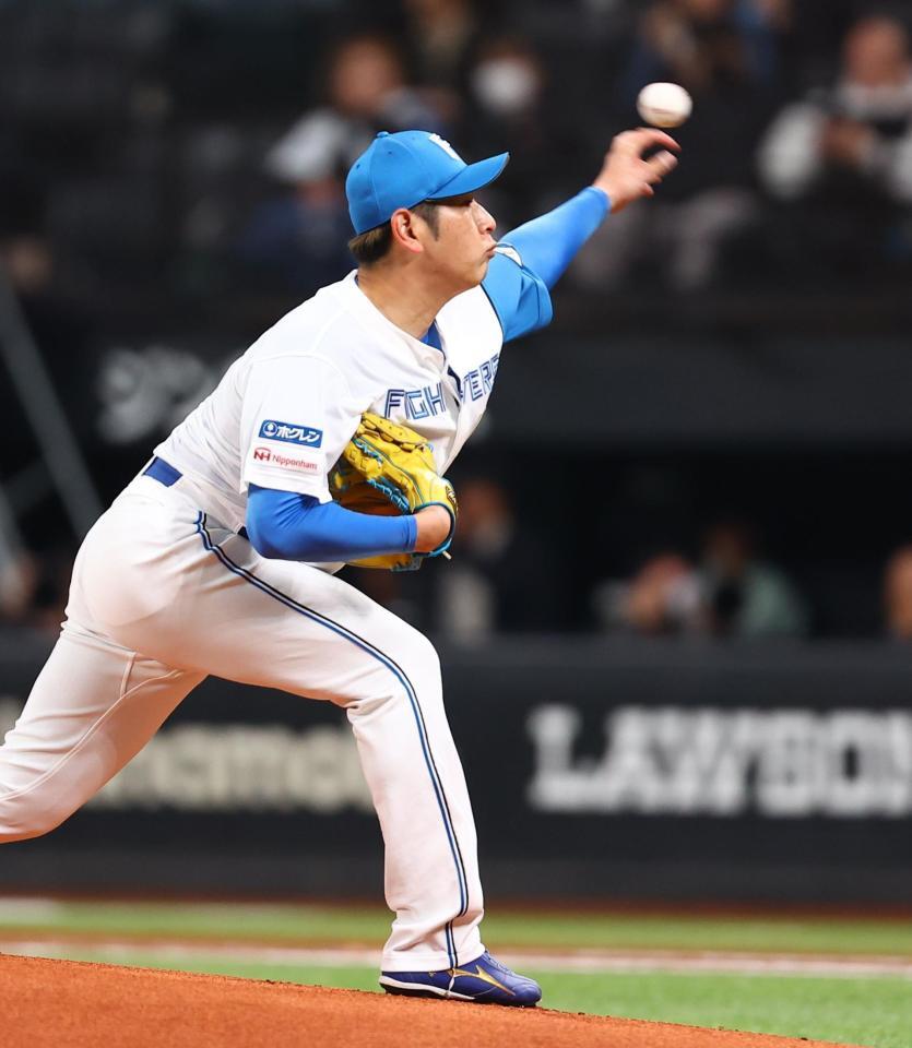 １回、力投する加藤貴（撮影・中島達哉）