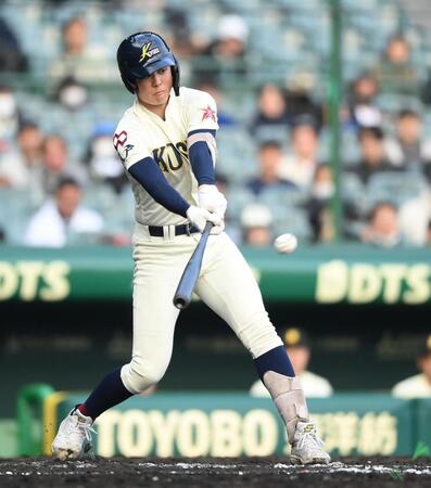 ７回、同点の右前適時打を放つ北口晃大（撮影・開出牧）