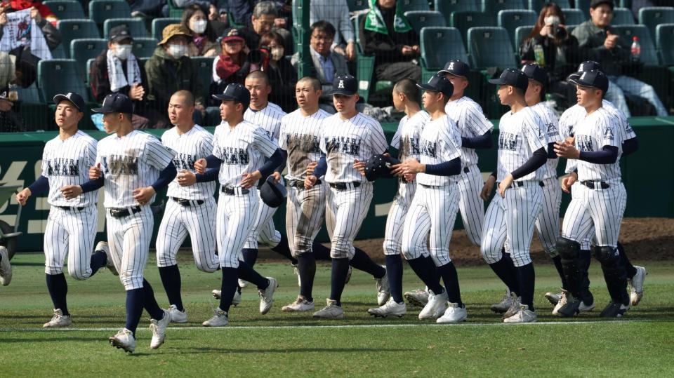 中京大中京に敗れた阿南光ナイン（撮影・中田匡峻）