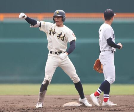 ３回、田中（左）が先制二塁打を放ち塁上でポーズする