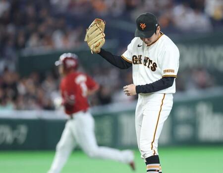 ２回、浅村（左）に先制本塁打を許した竹丸（撮影・石井剣太郎）