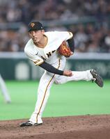 力投する赤星（撮影・石井剣太郎）