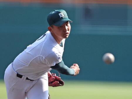 力投する先発の専大松戸・門倉昂大（撮影・中田匡峻）