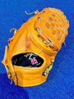 横浜・古畑が松坂大輔氏からプレゼントされたファーストミット（家族提供）