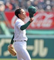 ５回、３失点し、悔しさが込みあげる高知農・山下蒼生（撮影・中田匡峻）