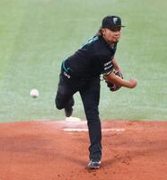 ヤクルト戦に先発する伊藤（撮影・中島達哉）