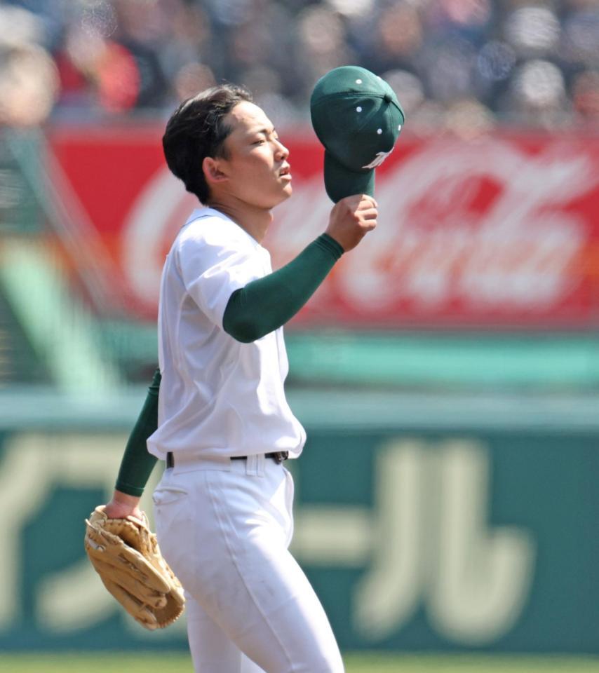 ５回、３失点し、悔しさが込みあげる高知農・山下蒼生（撮影・中田匡峻）