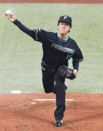 　５回から２番手で登板した日本ハム・北山＝エスコンフィールド