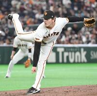 　力投するハワード（撮影・佐藤厚）