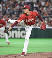 巨人打線に立ち向かう藤原（撮影・佐藤厚）