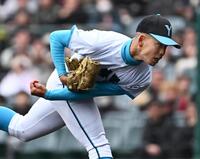 　長崎日大戦に先発した山梨学院の渡部　