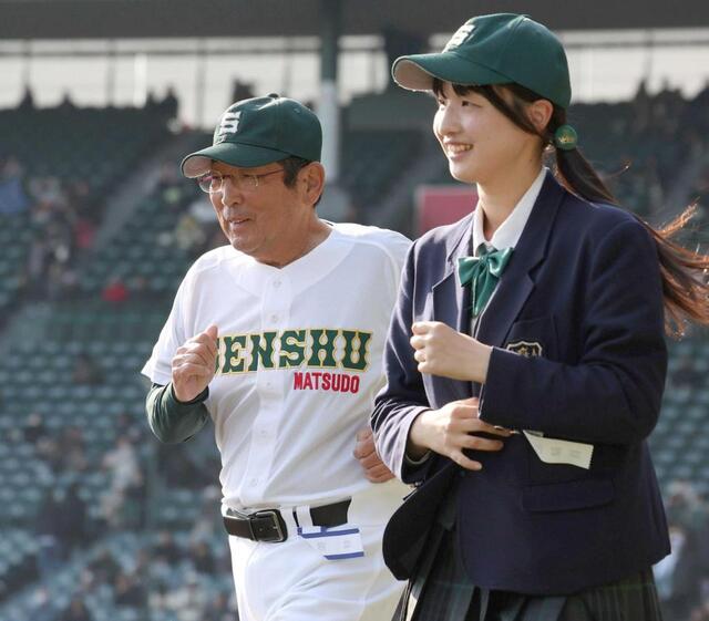専大松戸・持丸監督 センバツ最高齢星「甲子園での勝利はいつでも