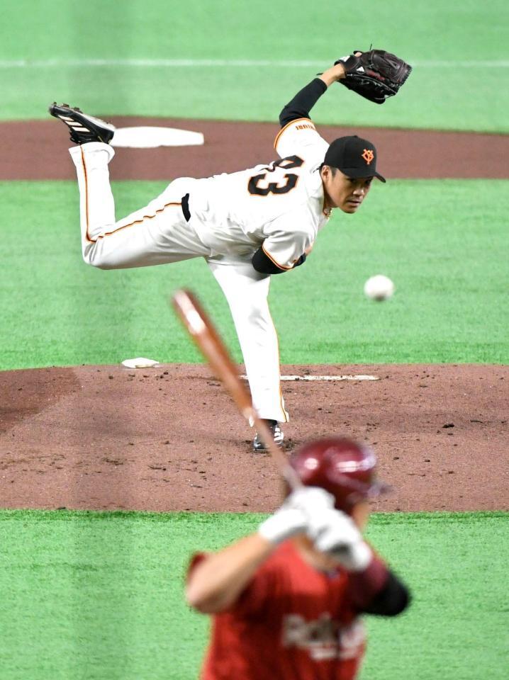 １回、浅村（下）と対決する則本（撮影・佐藤厚）