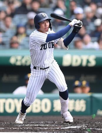 ２回、右前適時打を放つ進藤翔愛（撮影・開出牧）